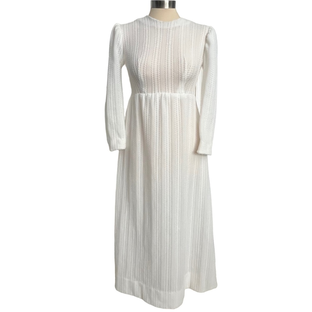 Vintage 70s White Temple Dress Modest Puffed Shoulder Fit + Flare Maxi Length